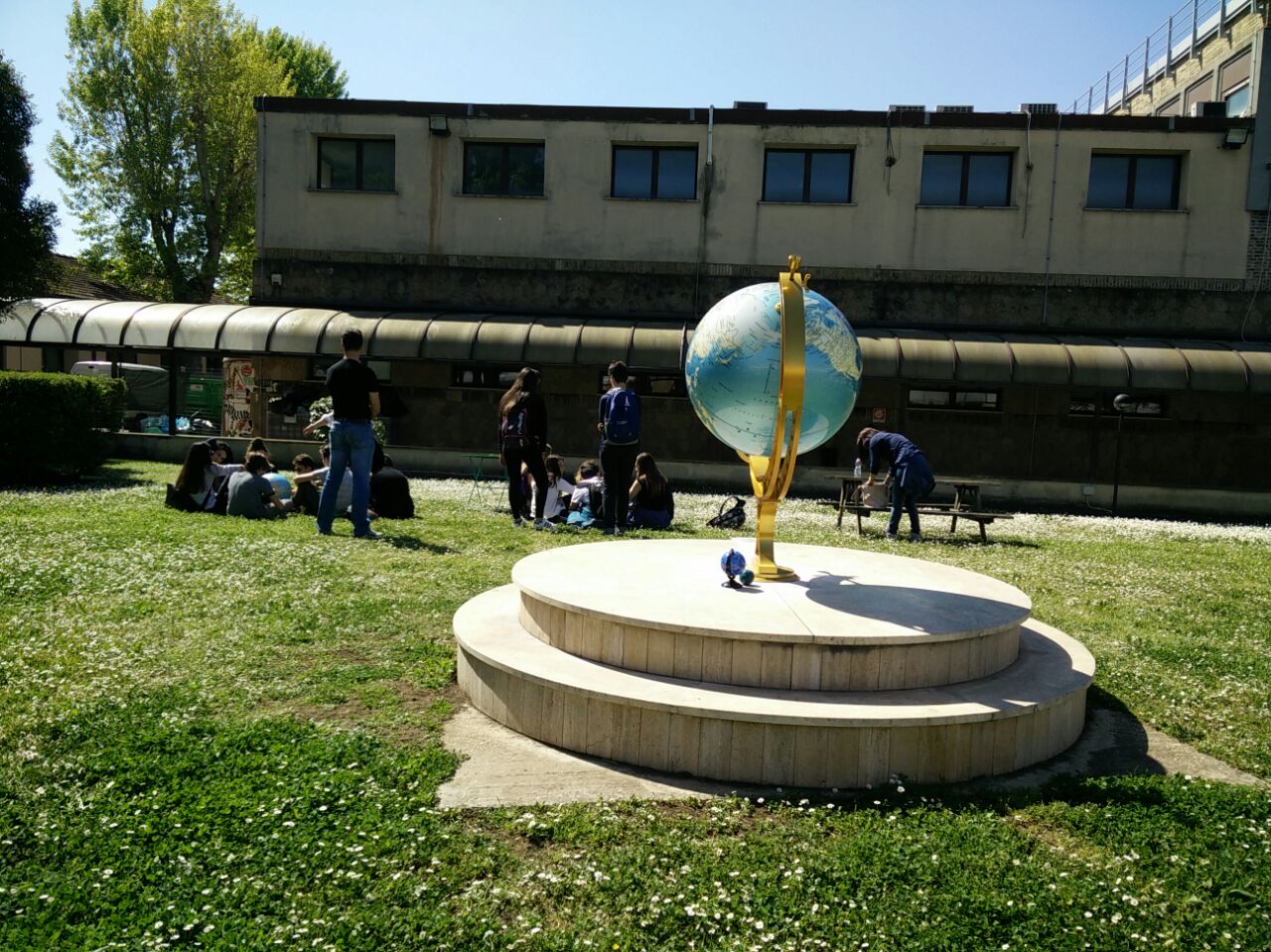 Initiatives for schools - Dipartimento di Matematica e Fisica